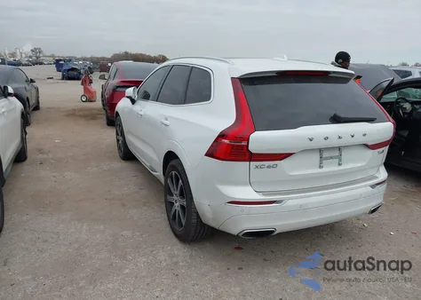 2021 Volvo Xc60 T6 Inscription z USA, uszkodzony, nr VIN YV4A22RL8M1721753